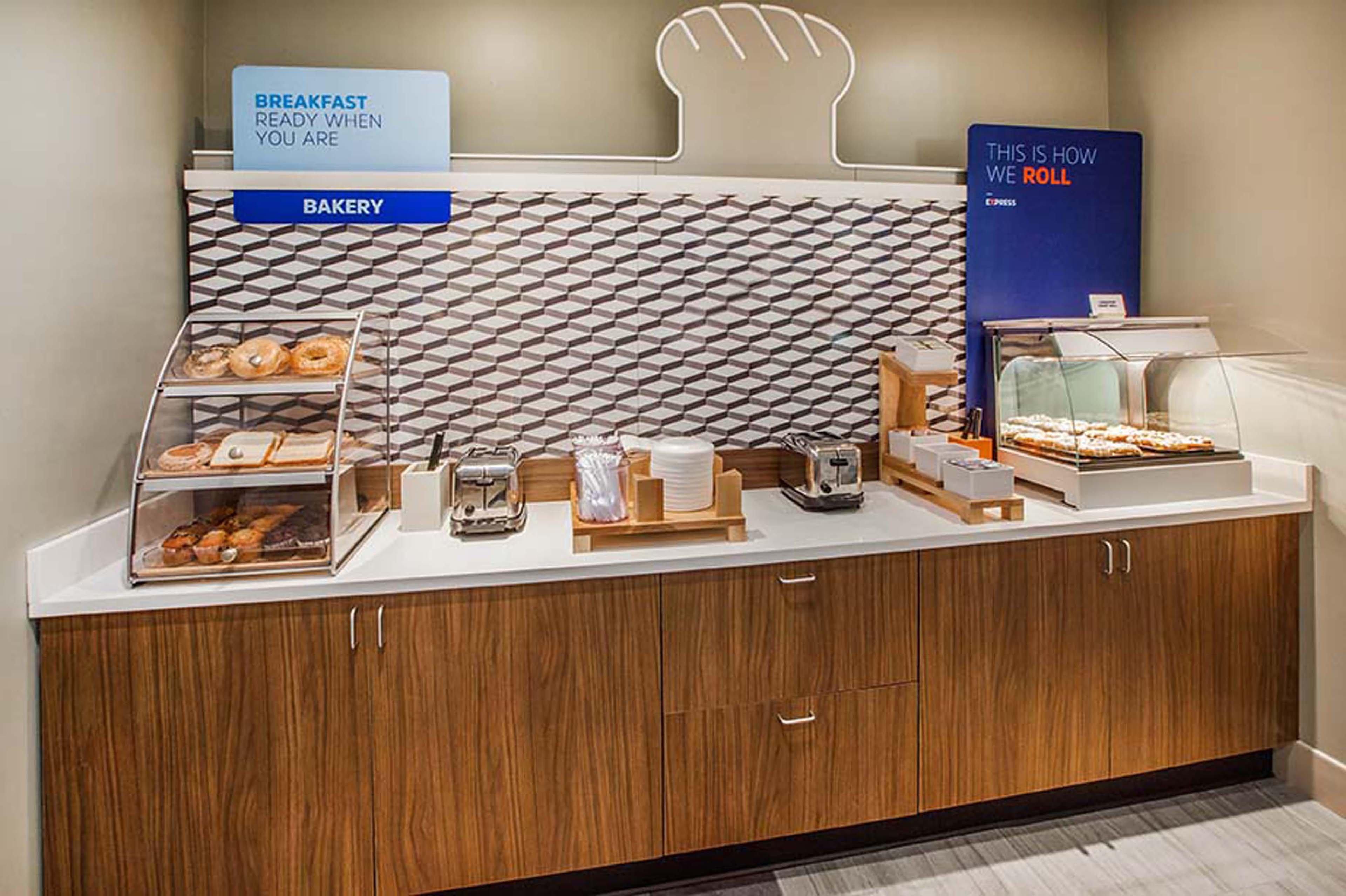 Holiday Inn Express & Suites Gonzales By Ihg Екстериор снимка