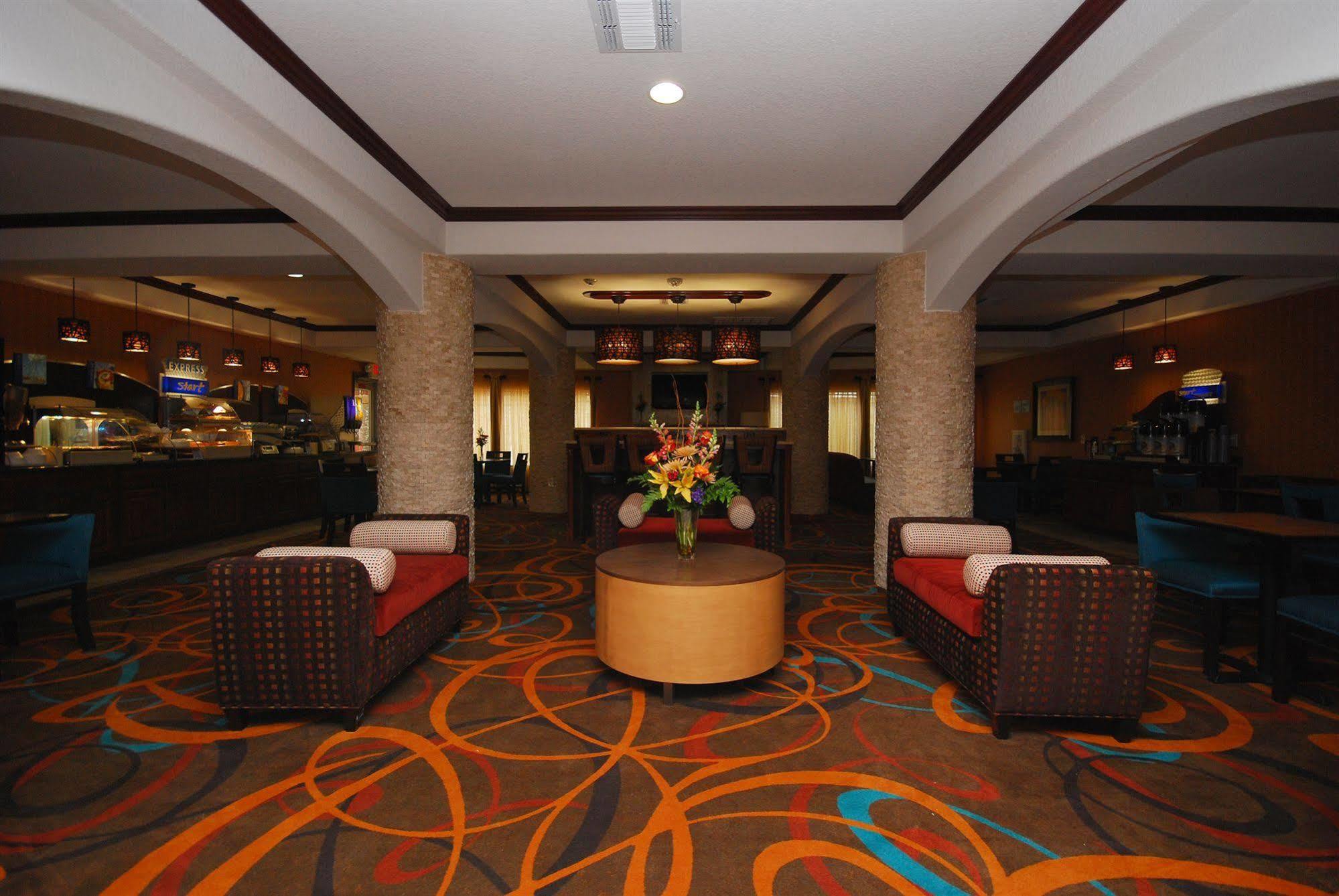 Holiday Inn Express & Suites Gonzales By Ihg Екстериор снимка